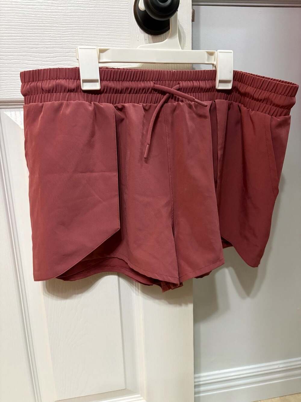 Mondetta The Built-In Liner Ventilating 2.5" Short - Merlot Red